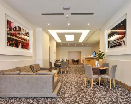 Hall 4 star Hotel President